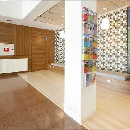 Residencia Universitaria Resa Manuel Agud Querol Apartment *