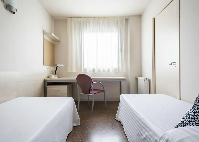 Residencia Universitaria Manuel Agud Querol *