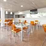 Residencia Universitaria Resa Manuel Agud Querol Appartamento *