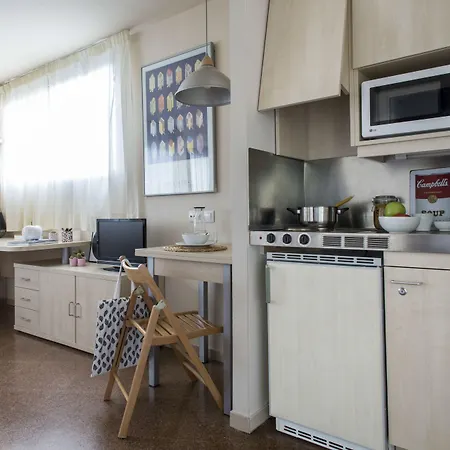Residencia Universitaria Resa Manuel Agud Querol 아파트 *