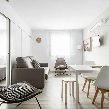 Residencia Universitaria Resa Manuel Agud Querol Apartment