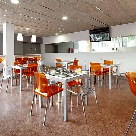 Residencia Universitaria Resa Manuel Agud Querol * San Sebastián