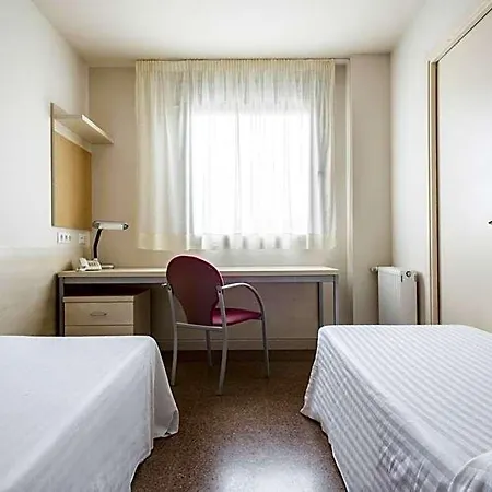 Residencia Universitaria Resa Manuel Agud Querol Appartamento *