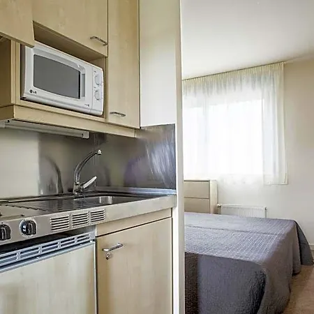 Residencia Universitaria Resa Manuel Agud Querol Appartamento