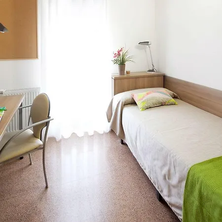 아파트 Residencia Universitaria Resa Manuel Agud Querol *