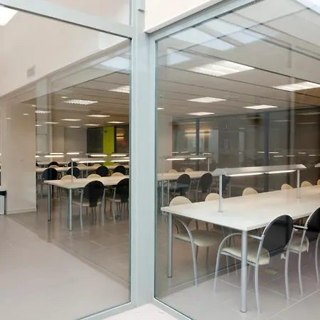 Residencia Universitaria Resa Manuel Agud Querol 아파트