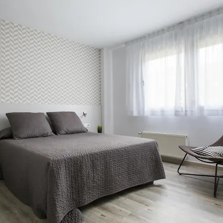 Residencia Universitaria Resa Manuel Agud Querol 아파트 *