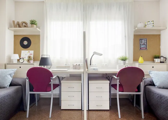 Residencia Universitaria Resa Manuel Agud Querol *