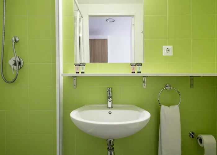 Residencia Universitaria Resa Manuel Agud Querol * San Sebastián